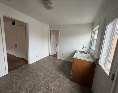 5839 Darlington Rd - Photo Thumbnail 12