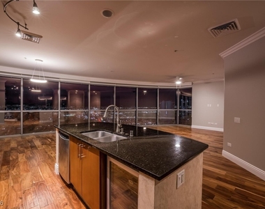 200 W Sahara Avenue - Photo Thumbnail 7