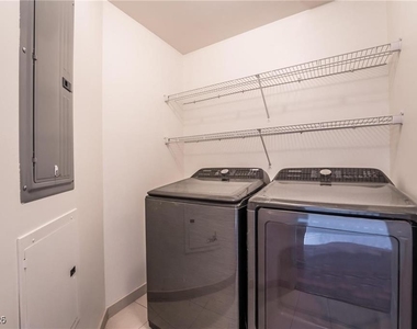 200 W Sahara Avenue - Photo Thumbnail 12