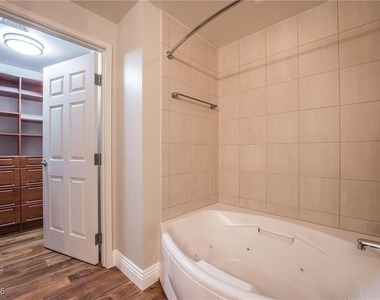 200 W Sahara Avenue - Photo Thumbnail 14