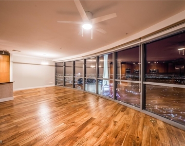 200 W Sahara Avenue - Photo Thumbnail 8