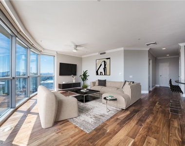 200 W Sahara Avenue - Photo Thumbnail 1