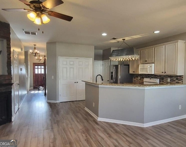 45 Newnan Lakes Drive - Photo Thumbnail 14