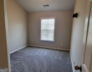 45 Newnan Lakes Drive - Photo Thumbnail 7