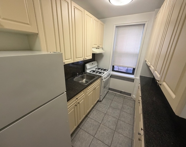 36-35 167th Street - Photo Thumbnail 4