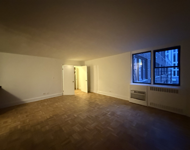 435 East 79th Street - Photo Thumbnail 3