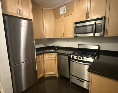 435 East 79th Street - Photo Thumbnail 4