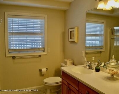 2 Bridge Avenue - Photo Thumbnail 7