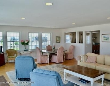 2 Bridge Avenue - Photo Thumbnail 12