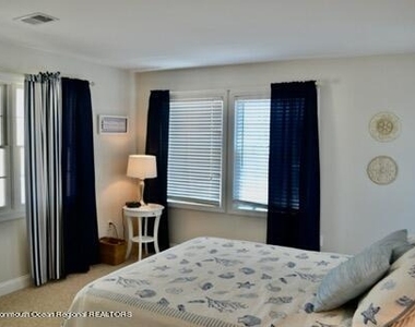 2 Bridge Avenue - Photo Thumbnail 9