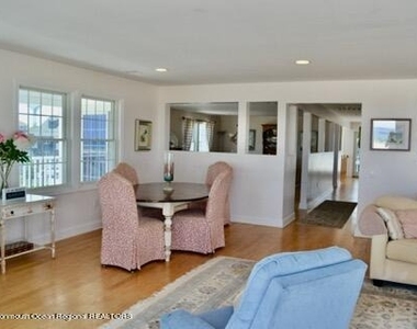 2 Bridge Avenue - Photo Thumbnail 13