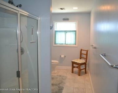 2 Bridge Avenue - Photo Thumbnail 22