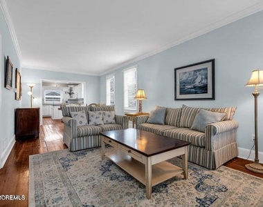12 Reese Avenue - Photo Thumbnail 6