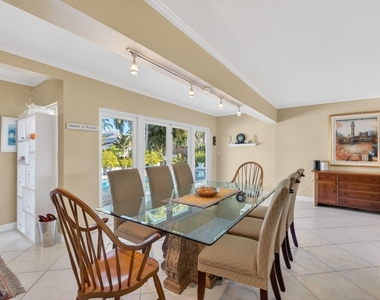 2871 Ne 26th Court - Photo Thumbnail 12
