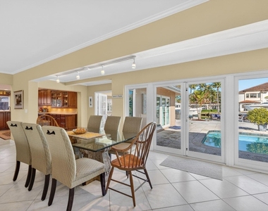 2871 Ne 26th Court - Photo Thumbnail 13