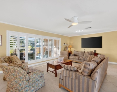 2871 Ne 26th Court - Photo Thumbnail 9