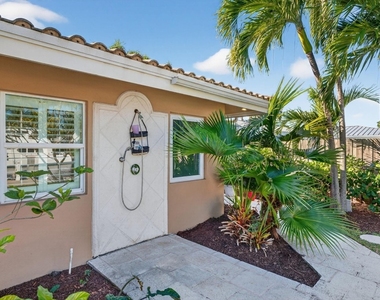 2871 Ne 26th Court - Photo Thumbnail 5