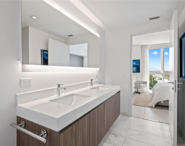 401 N Birch Road - Photo Thumbnail 9