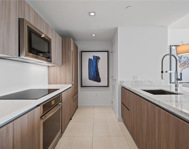401 N Birch Road - Photo Thumbnail 5