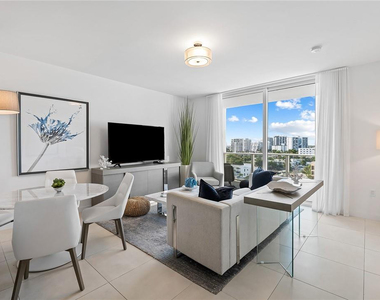 401 N Birch Road - Photo Thumbnail 2