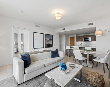 401 N Birch Road - Photo Thumbnail 3
