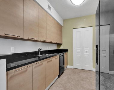 350 Se 2nd Street - Photo Thumbnail 5