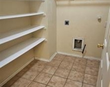 2820 Deer Ridge Drive - Photo Thumbnail 10