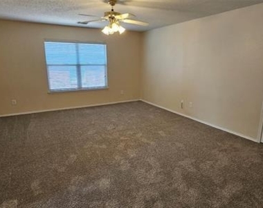 2820 Deer Ridge Drive - Photo Thumbnail 4