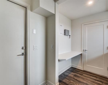 1813 Park Avenue - Photo Thumbnail 17