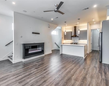 1813 Park Avenue - Photo Thumbnail 6
