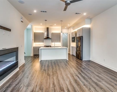 1813 Park Avenue - Photo Thumbnail 7