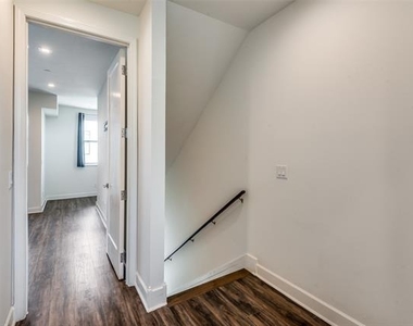 1813 Park Avenue - Photo Thumbnail 12