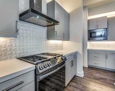 1813 Park Avenue - Photo Thumbnail 11