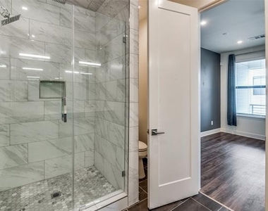 1813 Park Avenue - Photo Thumbnail 19