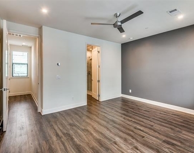1813 Park Avenue - Photo Thumbnail 14