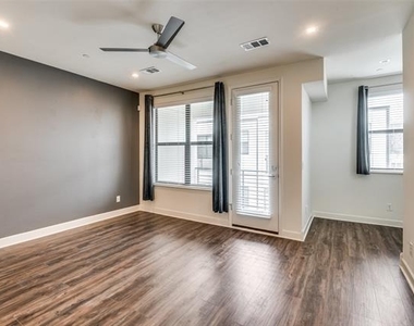 1813 Park Avenue - Photo Thumbnail 13
