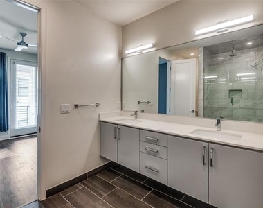 1813 Park Avenue - Photo Thumbnail 20