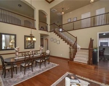3245 Forestbrook Drive - Photo Thumbnail 3