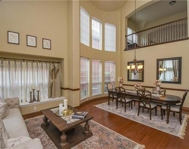3245 Forestbrook Drive - Photo Thumbnail 5