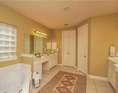 3245 Forestbrook Drive - Photo Thumbnail 6