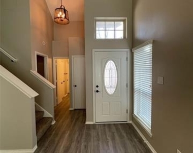 2917 Roxboro Road - Photo Thumbnail 2