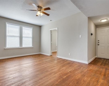 2309 Wesley Street - Photo Thumbnail 3