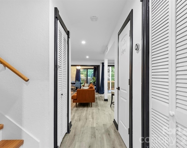25033 Molokai Drive - Photo Thumbnail 11