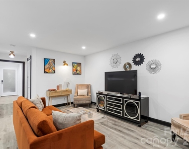 25033 Molokai Drive - Photo Thumbnail 12