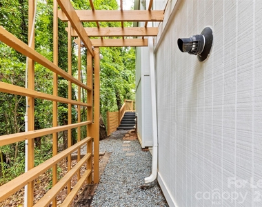 25033 Molokai Drive - Photo Thumbnail 28