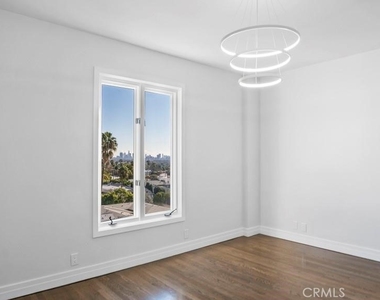 1424 N Crescent Heights Boulevard - Photo Thumbnail 22