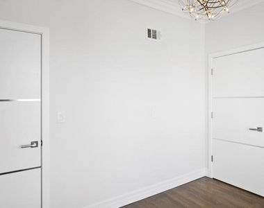 1424 N Crescent Heights Boulevard - Photo Thumbnail 16