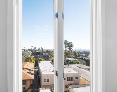 1424 N Crescent Heights Boulevard - Photo Thumbnail 21