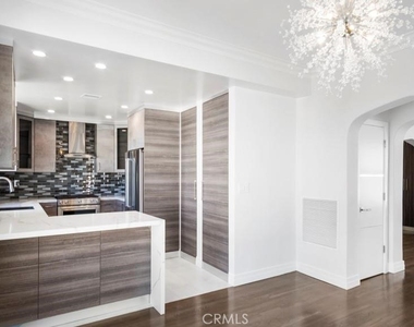 1424 N Crescent Heights Boulevard - Photo Thumbnail 10