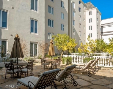 1424 N Crescent Heights Boulevard - Photo Thumbnail 31